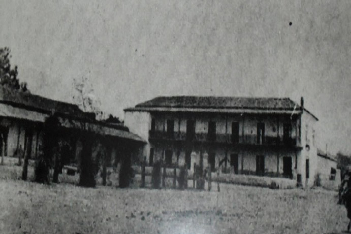 Figura 3. Casa-Hacienda San Pedro entre los años 1894-1896 (Sierra e Iglesias 1998: 27)
