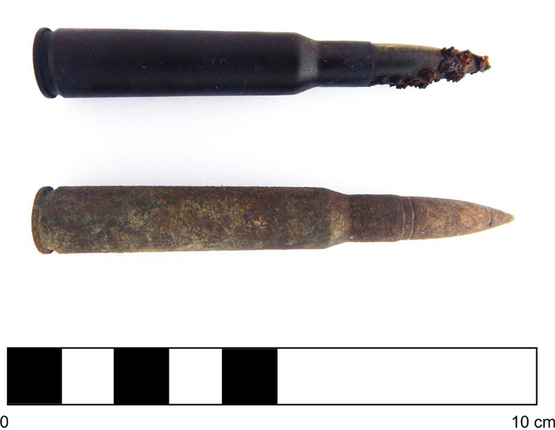 Figura 6. Cartuchos sin percutir. Superior: 7x57mm Deutsche Waffen Und Munitions Fabriken Co. 1912. Inferior: 7,63 mm 30-06 Springfield 1906. 